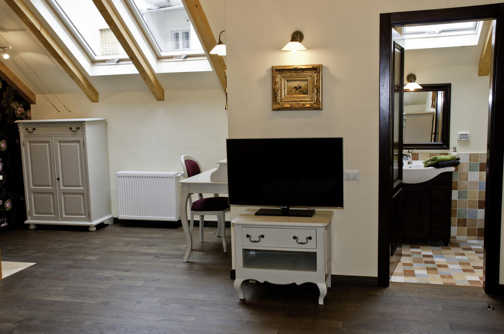 Arina Apartments ブラショフ 部屋 写真